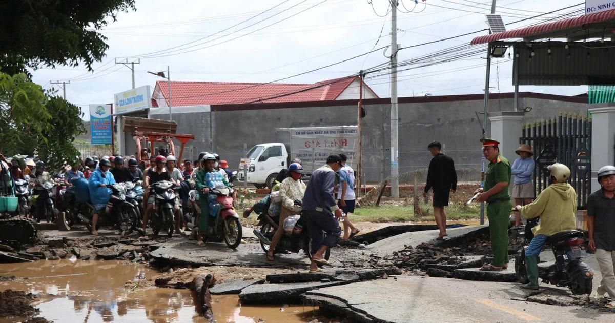 Khánh Hòa: Mưa lũ gây hư hỏng nặng tuyến Tỉnh lộ 708