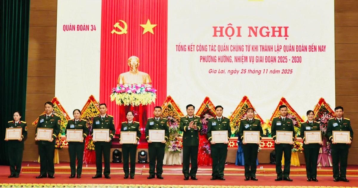 Quân đoàn 34: Khen thưởng 40 tập thể, cá nhân có thành tích xuất sắc trong công tác quần chúng