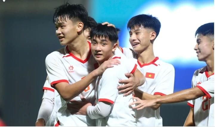 Hạ đẹp Macau, U17 Việt Nam sáng cửa vào vòng VCK U17 châu Á