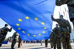 Thượng đỉnh Nga - Mỹ: EU và NATO như 'ngồi trên đống lửa'