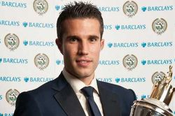 Hay nhất Ngoại hạng: Van Persie 'ăn đứt' Rooney, Aguero
