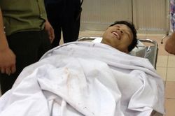 Vào làng đại học đâm sinh viên cướp xe