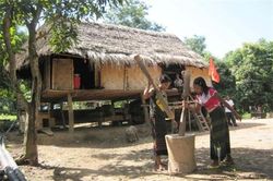 Người Vân Kiều cúng cơm mới