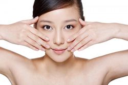9 cách tự chữa khô da và mẩn đỏ mùa đông