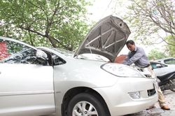 Khởi động nhiều lần khiến xe bị sặc xăng