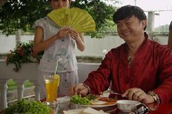 Cười nghiêng ngả với phim hài Tết 'Trúng số'