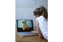 Trẻ em chat sex trở thành 'mồi ngon' của tội phạm tình dục