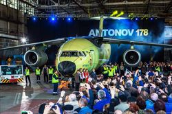 Toàn cảnh ra mắt máy bay An-178 của Không quân Ukraine