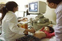 Kịp thời cấp cứu bé gái uống nhầm thuốc trừ sâu