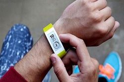 Smartband Talk, vòng tay theo dõi sức khỏe