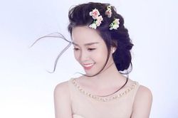 Hoa khôi Vũ Thanh Tú khoe nhan sắc lộng lẫy, hút hồn người đối diện