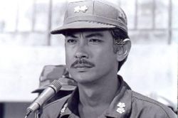 Chánh Tín: 'Sóng gió thế nào cũng không làm hạnh phúc gia đình tan vỡ'