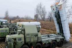 Nga ấn định thời điểm bàn giao tên lửa S-300 đầu tiên cho Iran