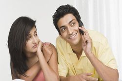 Dấu hiệu cho thấy nàng ghen tuông thái quá