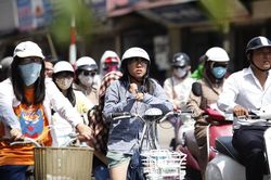 Tin thời tiết ngày 14/4: Nắng nóng cục bộ trên cả nước