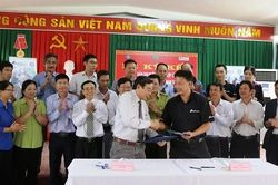 Tổ chức Động vật châu Á ký hợp tác tài trợ bảo tồn voi Đác Lắc