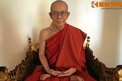 Tượng thiền sư giống hệt người thật gây sốc ở Huế