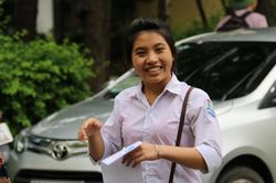 Đi coi thi, thầy cô chung lòng ở ghép 6