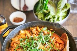 Món ăn Hàn kết hợp tới tương ớt Gochujang nhìn là thèm