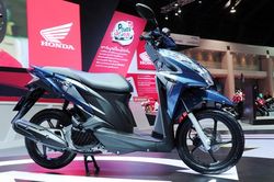Chi tiết xe tay ga Honda Click 125i Thái giá 31 triệu