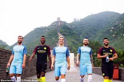 Dàn sao Man City khoe áo mới ở Vạn Lý Trường Thành