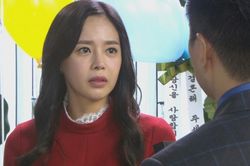 Lee Young Ah trở lại ấn tượng trong phim 'Đừng quên hoa hồng'
