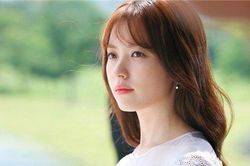 Học cách trang điểm trong veo như 'bác sĩ' Han Hyo Joo phim W - Hai thế giới