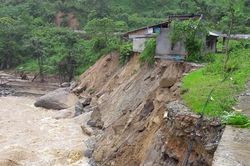 Phìn Ngan: Hoang hoải những đôi mắt buồn thương sau lũ quét