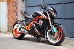 'Xế PKL Tàu' CF650NK độ streetfighter 1 gắp tại SG