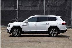 SUV cỡ lớn Volkswagen Teramont - 'Audi Q7 cho nhà nghèo'