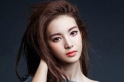 Phụ nữ có 9 nét tướng này, càng già càng giàu nứt đố đổ vách