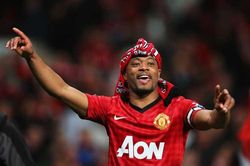 Huyền thoại Man United làm điều không tưởng trên mạng xã hội