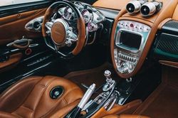 Minh nhựa 'show hàng' nội thất Pagani Huayra hơn 80 tỷ