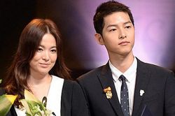 Song Hye Kyo không giấu được vẻ già nua bên Song Joong Ki