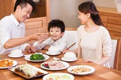 Gợi ý chi tiêu gia đình 3 người thu nhập 17 triệu để dành 5,5 triệu