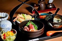 Khám phá bữa sáng siêu cầu kì của người Nhật
