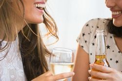 Thực hư tác dụng viên kẹo giải rượu giúp tiệc tùng 'tới bến'