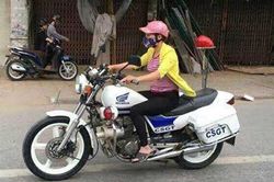 Thực hư một phụ nữ mặc thường phục lái xe đặc chủng của CSGT ở Hải Phòng