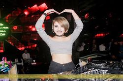 Nhan sắc nữ DJ 'bốc lửa', đắt show bậc nhất Hà thành