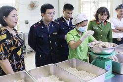 Nghịch lý thị trường ruốc