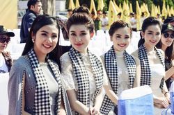 Hoa hậu Ngọc Hân, Á hậu Huyền My khuấy động lễ hội đường phố Buôn Mê Thuột