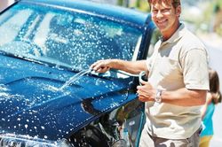Có nên sử dụng nước rửa chén bát để rửa xe?