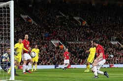 Mata bừng sáng đưa MU vào tứ kết Europa League