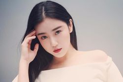 Nhan sắc 'nữ thần mạng xã hội Trung Quốc' sau 5 năm nổi tiếng