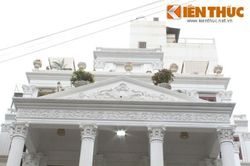 Ngắm biệt thự trắng tinh khôi nổi bật giữa phố cổ Hà Nội