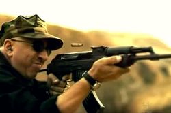 Tiểu liên AK-47 'đấu' M16 qua tay cựu binh Mỹ