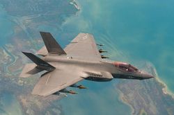 Phi công F-35 giải thích lý do Nga, Trung khó bắn hạ máy bay