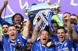 Chelsea ăn mừng vô địch với kỷ lục thắng trận