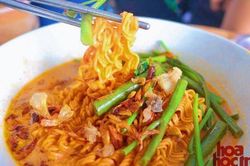 Trưa nay 'măm' gì: Đủ món phá lấu ở Phùng Văn Cung!