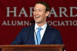 Nhận bằng Harvard sau 12 năm bỏ học, ông chủ Facebook có bài phát biểu triệu 'like'